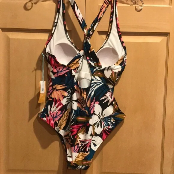 New Kona Sol swimsuit - Picture 3 of 7